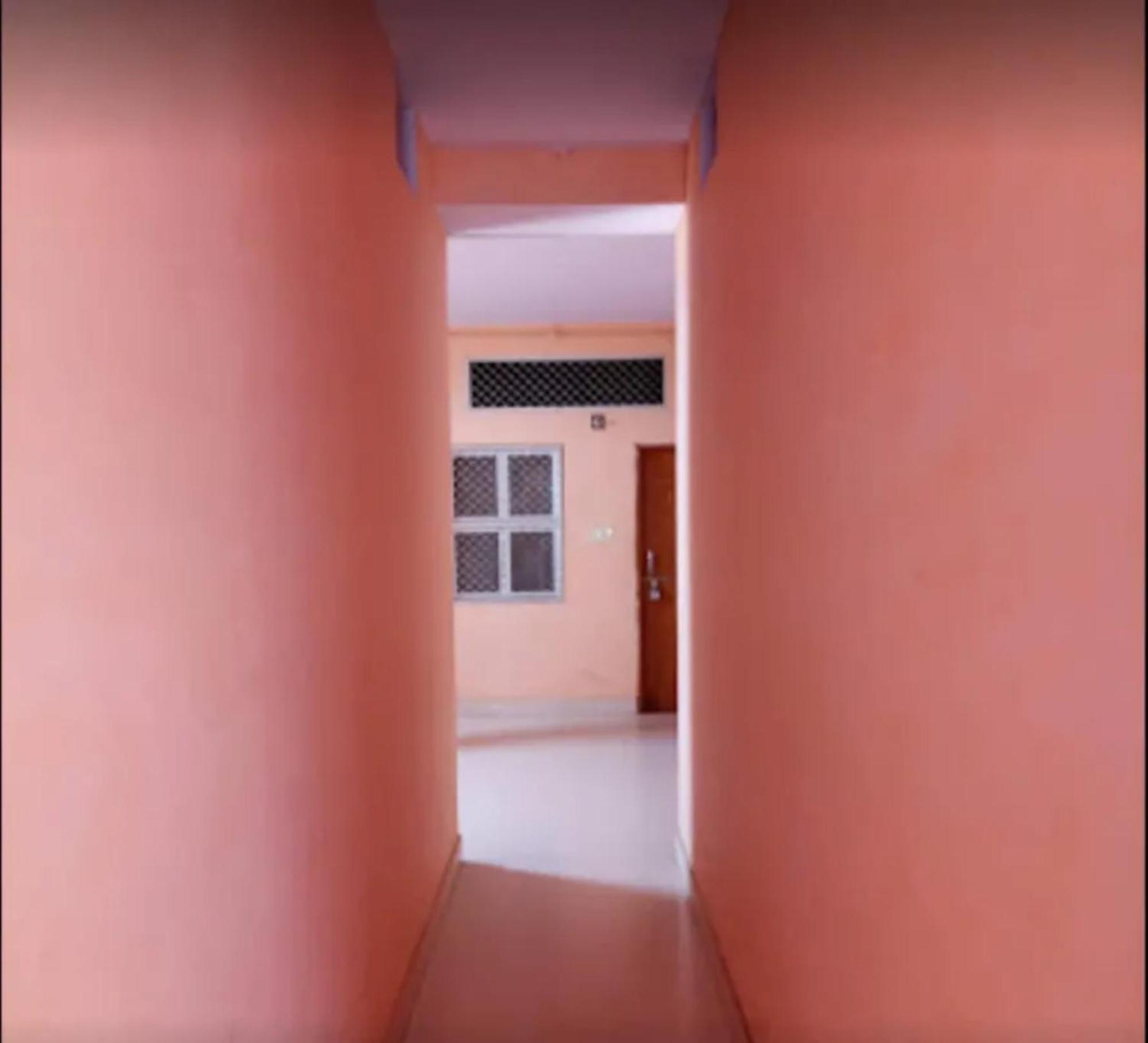 Hotel Swastik Guest House Varanasi - Perfect Location And Comfortable Room Екстер'єр фото